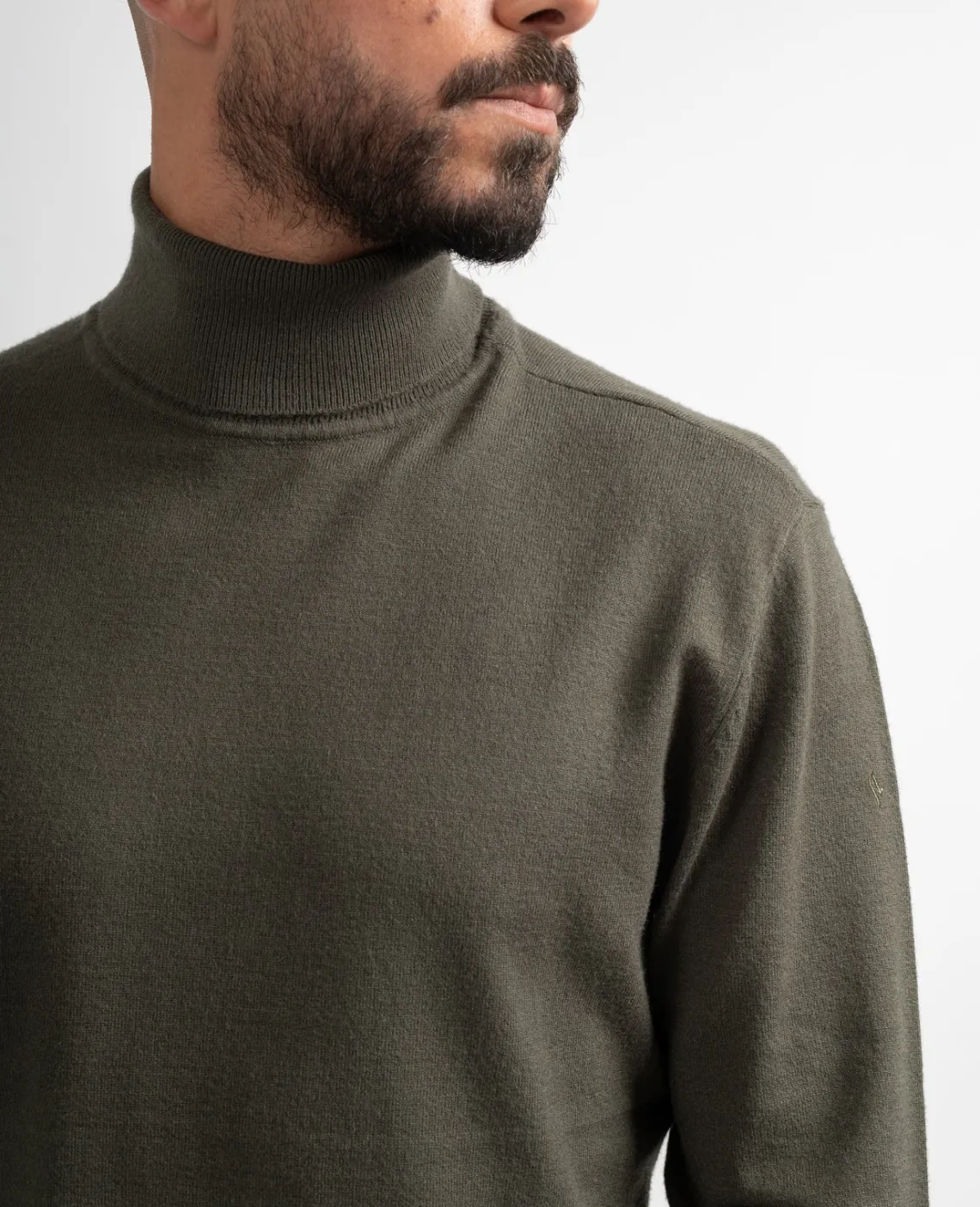 Hot Hakoo Homme Pulls