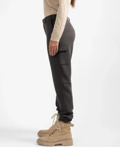 New Varhian Femme Pantalons